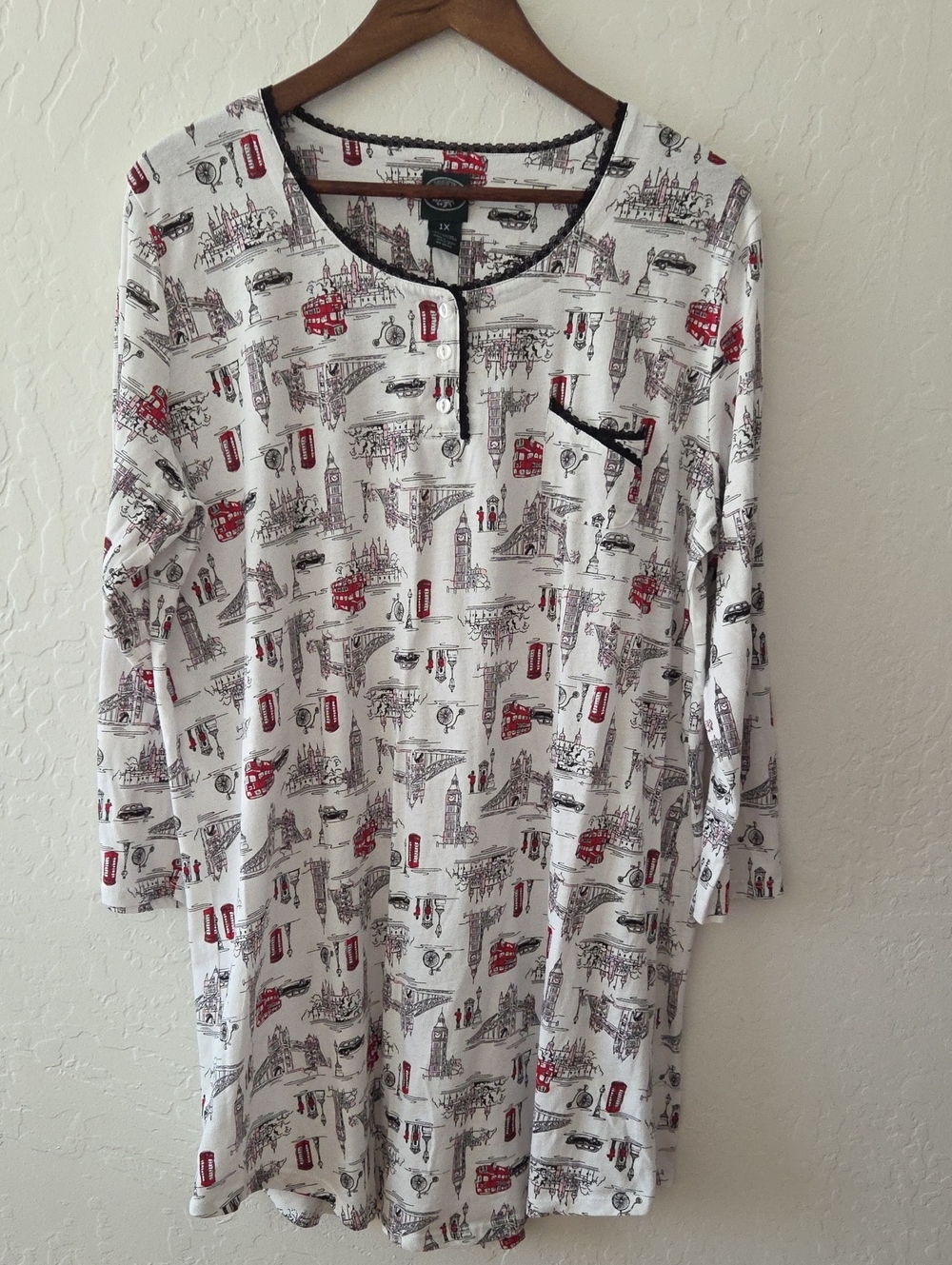 Laura Ashley London Print Pajamas - Sleepwear Gown Nightie